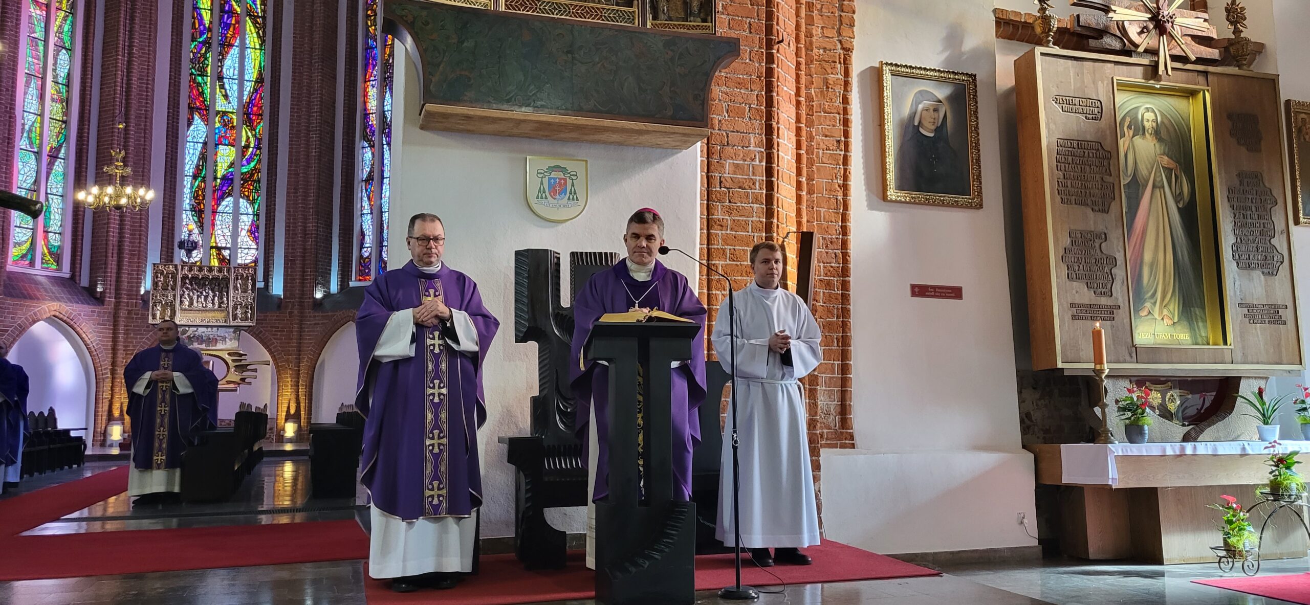 Read more about the article Parafianie witają nowego Ordynariusza diecezji