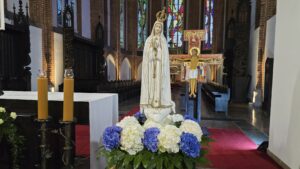 Read more about the article Kołobrzeg modli się z Fatimą – czerwcowe nabożeństwo zgromadziło tłumy