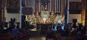 Read more about the article Adoracja i Kolędowy Wieczór Uwielbienia ze Wspólnotą Metanoia