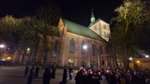 Read more about the article Droga Krzyżowa ulicami naszego miasta (wideo)