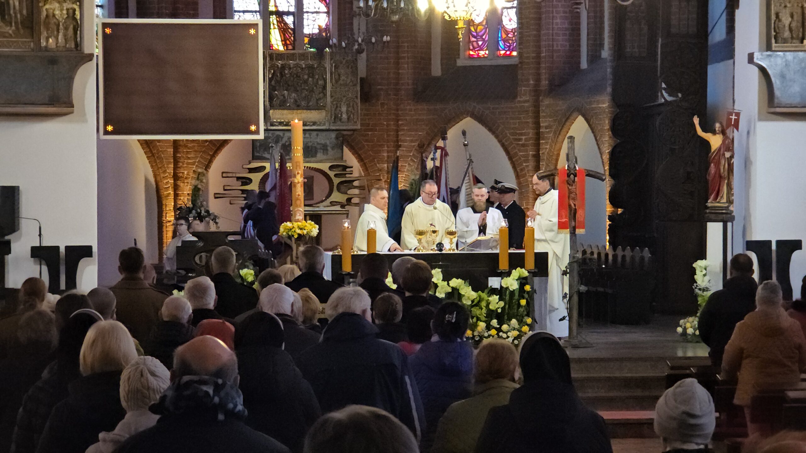 Read more about the article Msza św. w intencji Ofiar Zbrodni Katyńskiej i ich Rodzin oraz Ofiar Katastrofy Smoleńskiej (wideo)