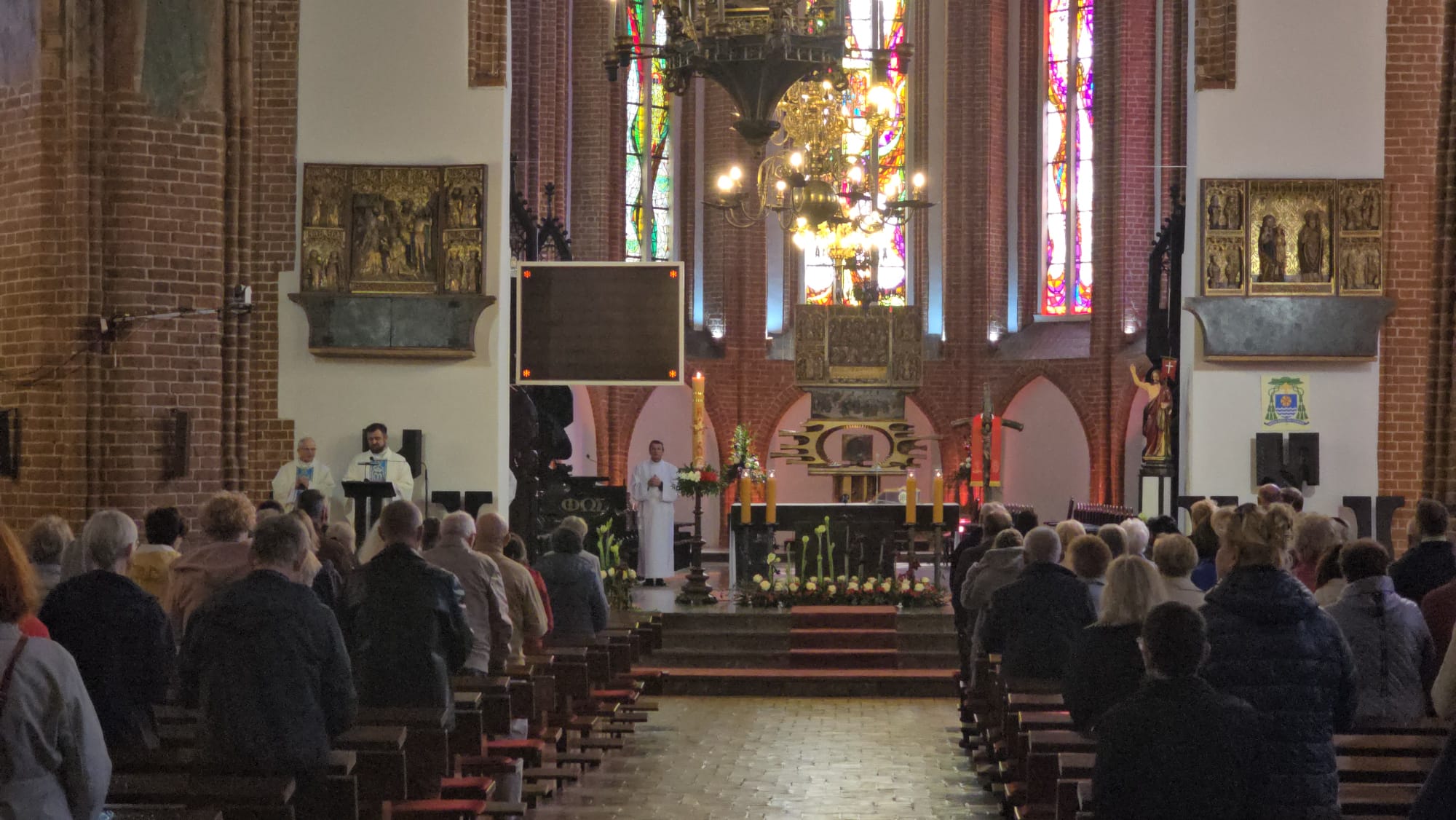 Read more about the article Maryja Królowa Polski – Modlitwa za Ojczyznę w naszej Bazylice